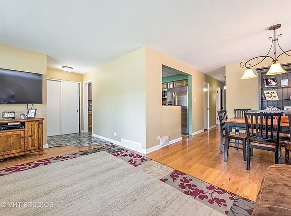 3rd image of 8438 Lawndale Ave