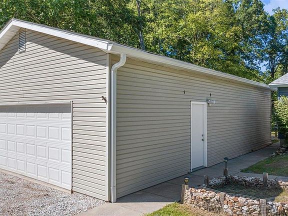 2nd image of 757 Birkhead Rd