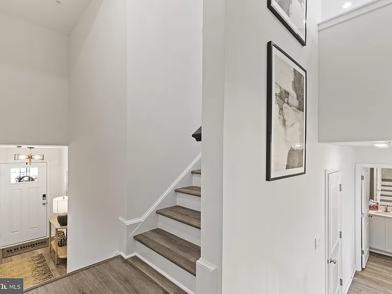 7434 Fern Gully Way — Photo 3