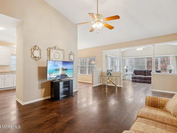 43 Spyglass Drive, Jackson, NJ 08527