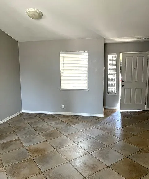 161 Forest Dr — Photo 3