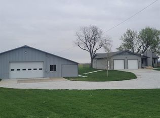 450 E Laplatte Rd, Bellevue, NE 68123