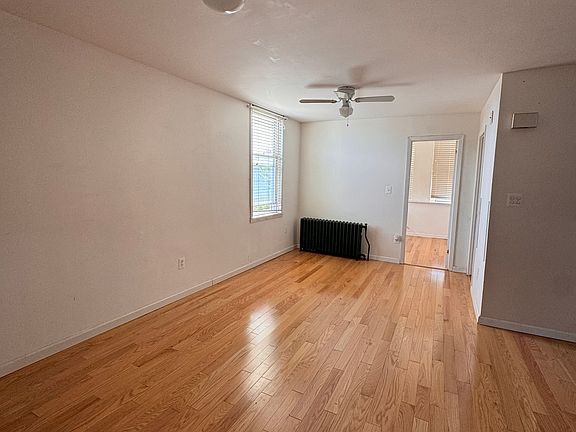 4th image of 31 Jackson Ave #4