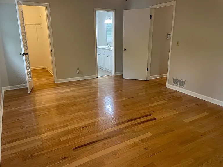 Oversized owner's suite