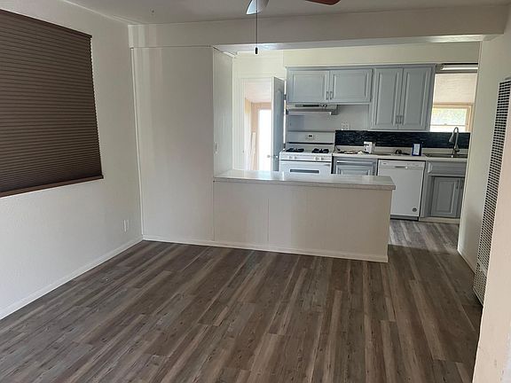 Dining/Kitchen