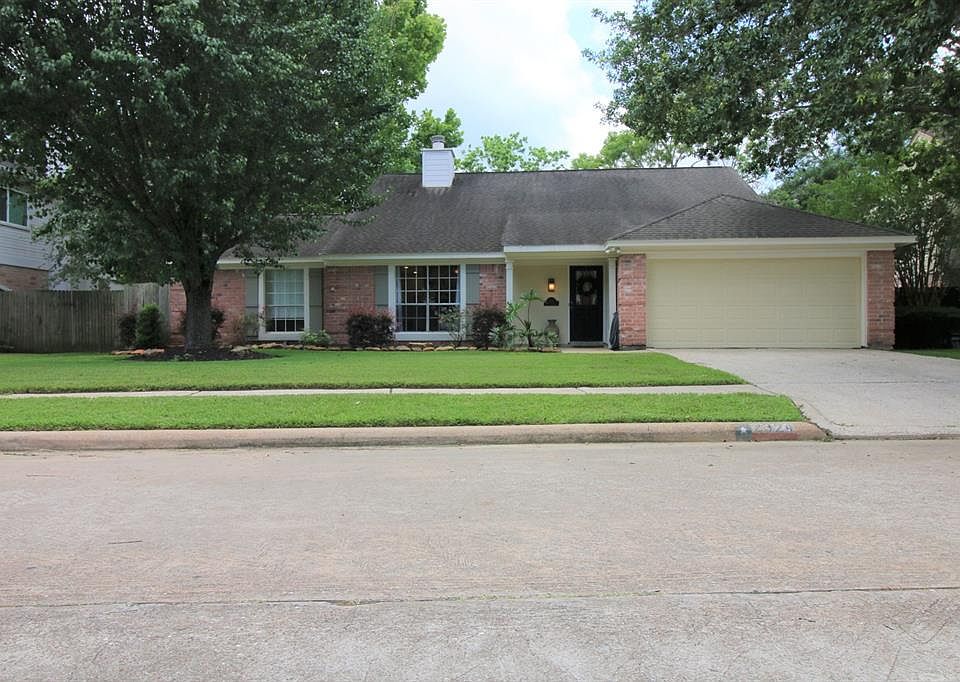 1st image of 2324 Parkview Dr