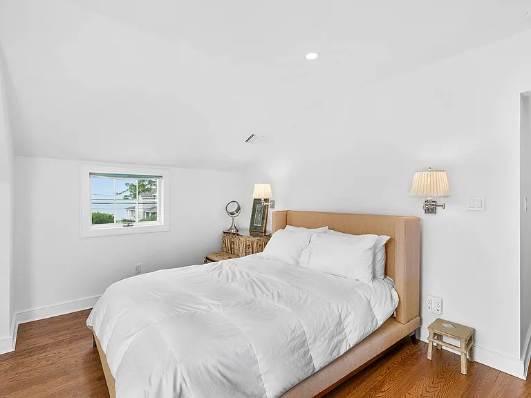 42 Peconic Ave — Photo 16