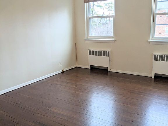 3rd image of 284 Claremont Ave #B4-202