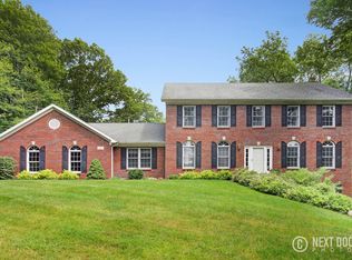 7107 Hidden Ridge Dr SE, Grand Rapids, MI 49546