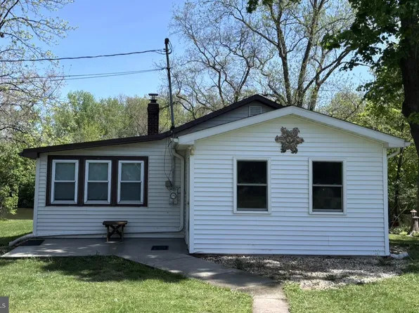 1050 N Browns Dam Dr, New Oxford, PA 17350