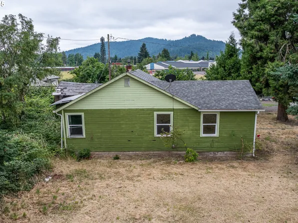 740 Filbert Ln, Springfield, OR 97478