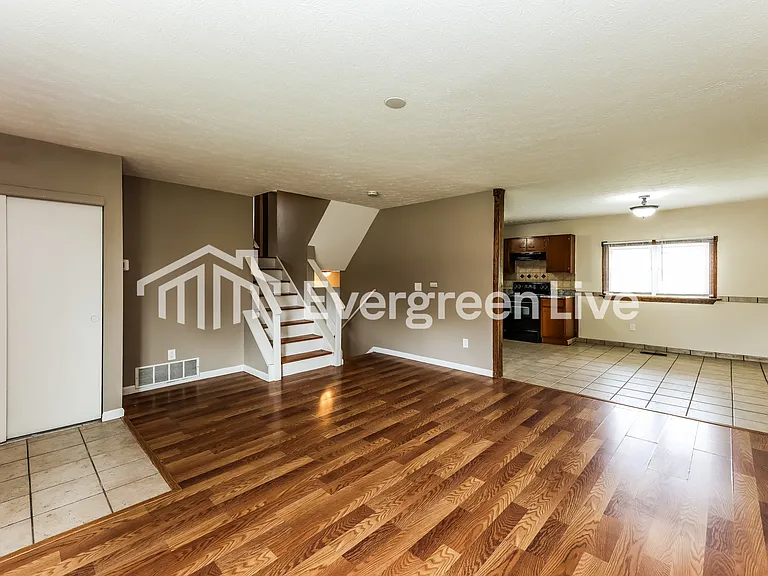 1086 Elda Ln — Photo 3