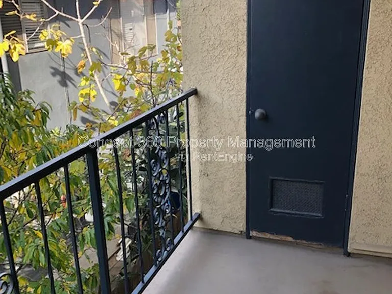 2934 E 11th St #101 — Photo 11