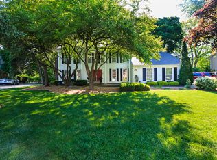 96 Chalmers Dr, Rochester Hills, MI 48309