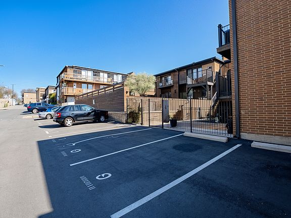 3rd image of 4440 Jarboe St #54
