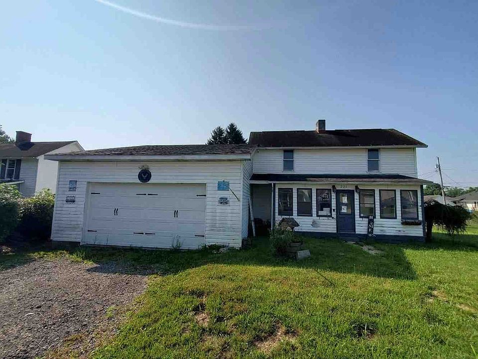 1st image of 221 2nd St
