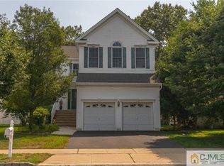 10 Palisades Rd, Old Bridge, NJ 08857