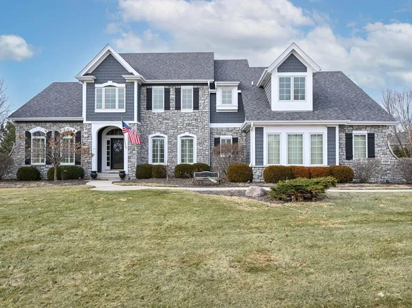 1260 Four Winds WAY, Hartland, WI 53029