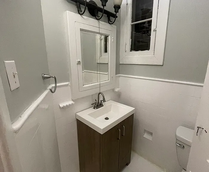 910 Washington Ave #1 — Photo 5