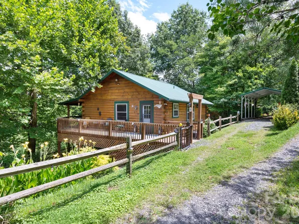 8 Blue Sky Dr, Leicester, NC 28748