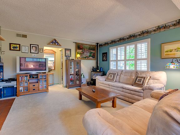 5th image of 2686 Northlake Way NW