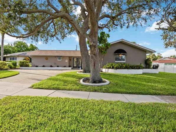 14039 Leeward Dr, Seminole, FL 33776