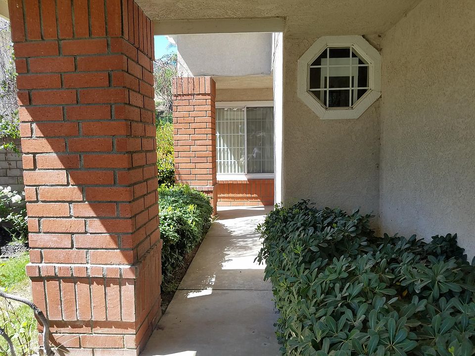 2nd image of 668 Warrendale Ave #0