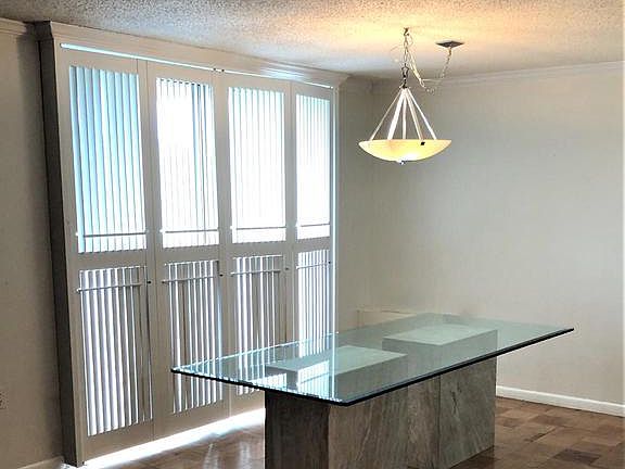 5th image of 10401 Grosvenor Pl APT 822