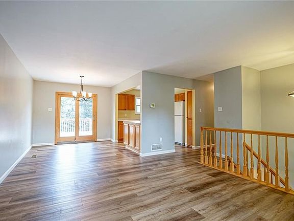 4th image of 119 Persimmon Pl