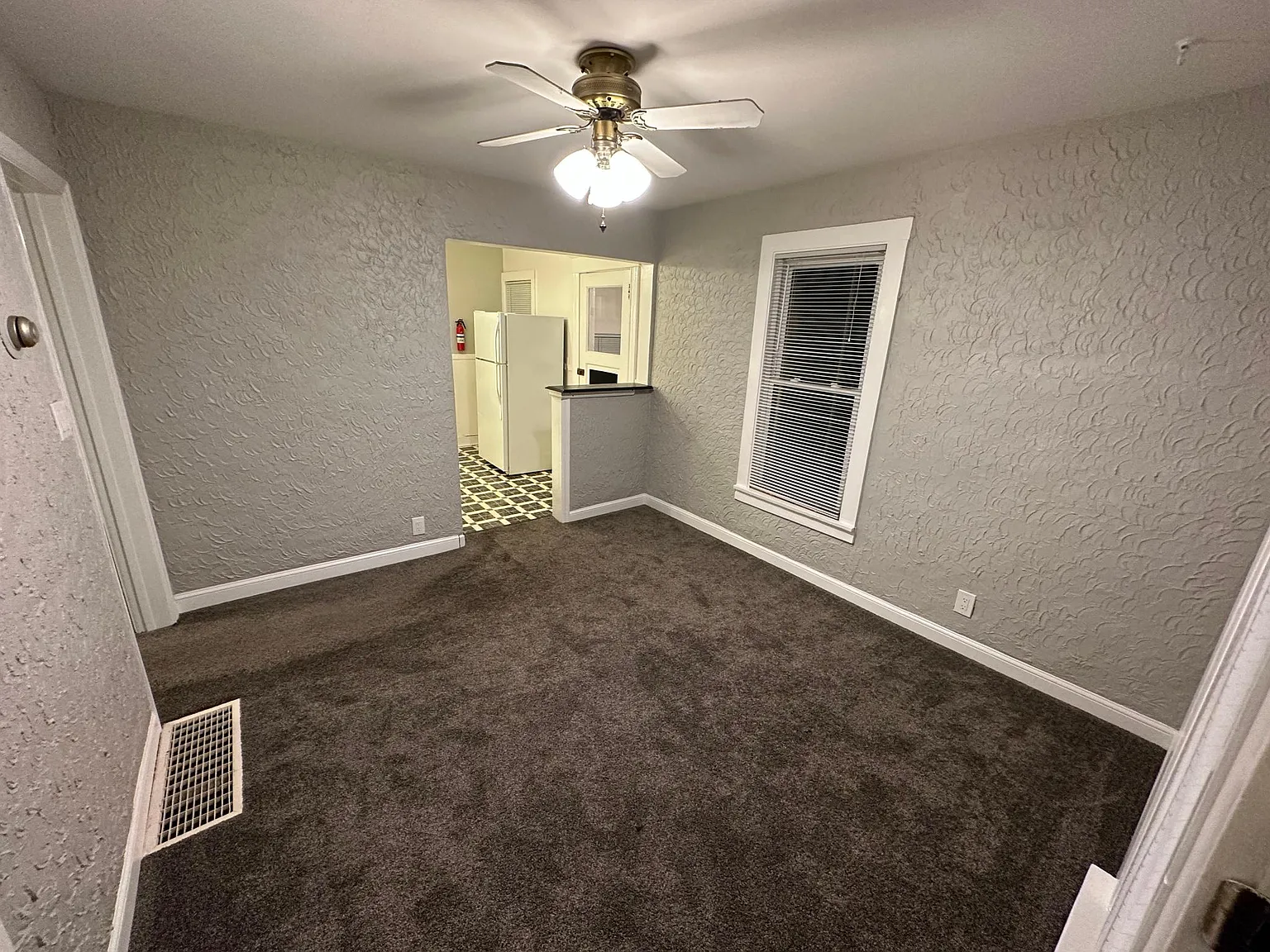 2 bed, 790 sqft, $1,500 — Photo 2