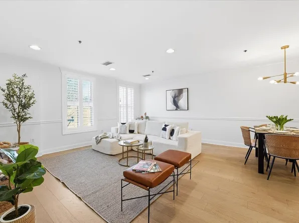 812 Grand Street image 1 of 32