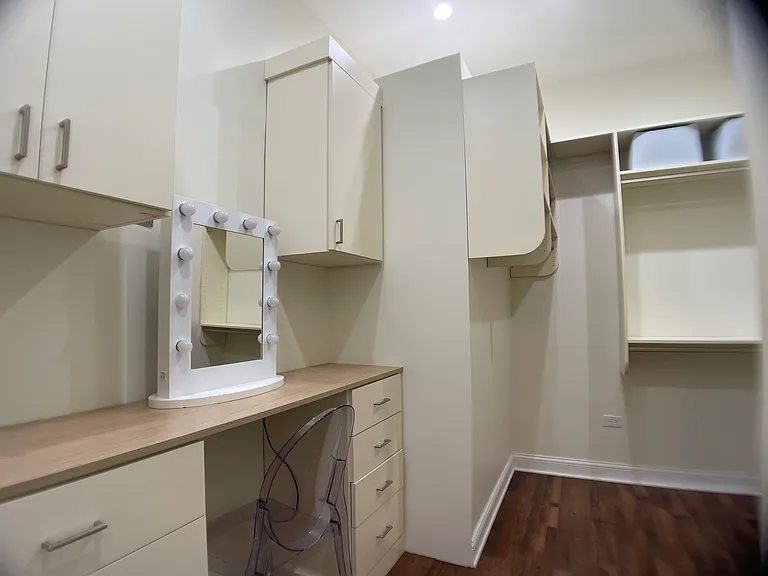 1111 N Sacramento Ave #1 — Photo 8