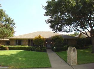 7411 Tophill Ln, Dallas, TX 75248