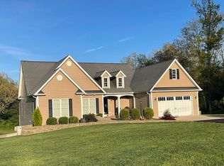 25 Blaine Ct, Brandenburg, KY 40108