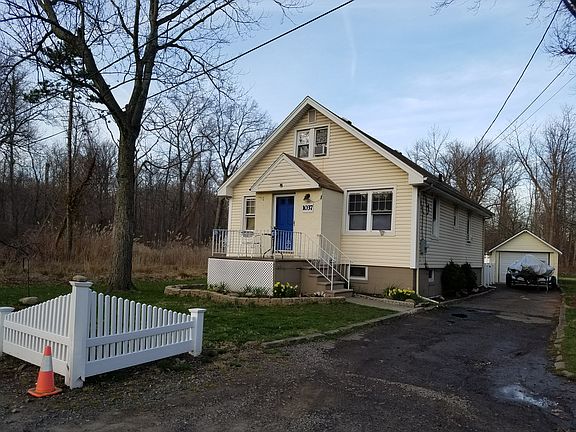 3rd image of 1037 Steuben Ave