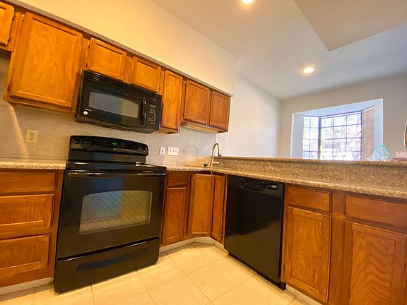 5th image of 2121 El Paseo St #3015