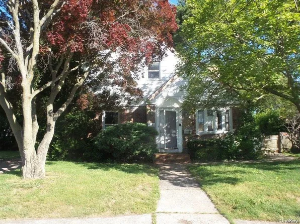 1295 The Narrows, Uniondale, NY 11553