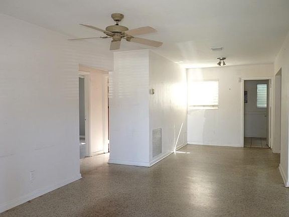 5th image of 821 S M St