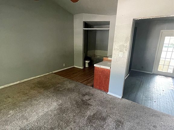 2nd image of 407 S Vandalia Ave