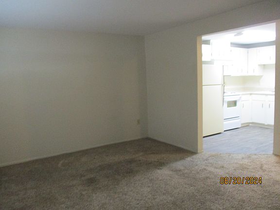 3rd image of 547 Yale Pl APT 104