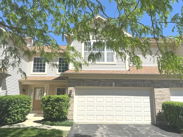 690 Countryfield Ln, Elgin, IL 60120