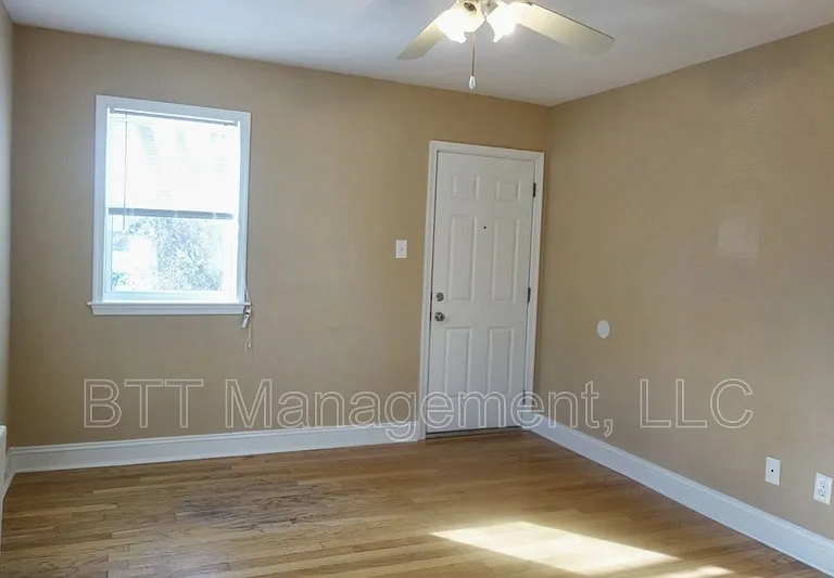 8105 Greenwood Ave #E — Photo 7