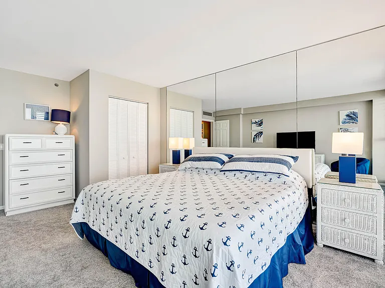 100 Beach Rd #903 — Photo 29