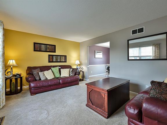 4th image of 312 Meadow Ct