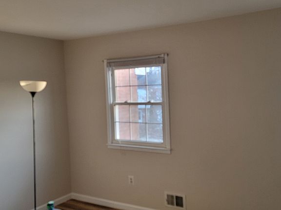 2nd image of 300 Beale Ct