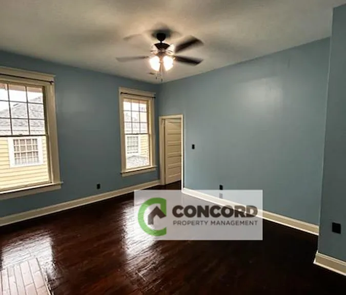 1007 W Market St #D — Photo 10