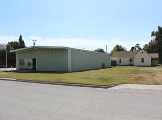 108 W 1st Ave, St John, KS 67576