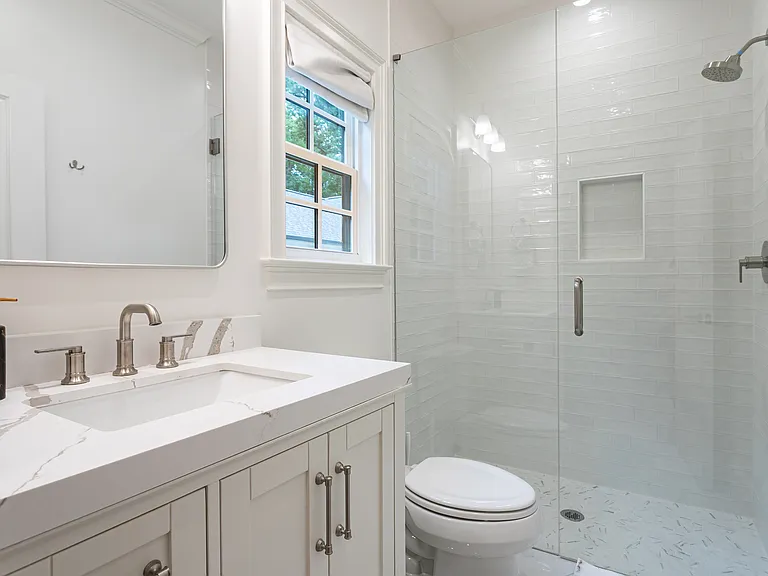 Full bathroom with zero threshold shower