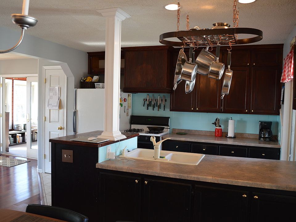 1st image of 140 Andover Blvd NE