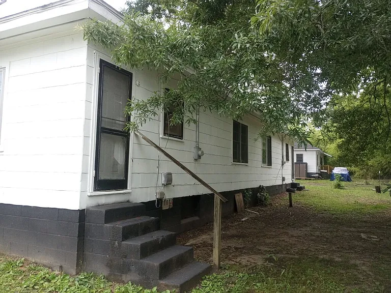 111B N Bell St — Photo 8